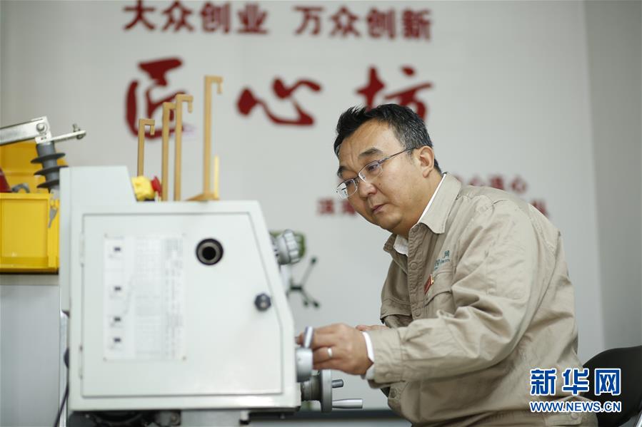 （改革先鋒風(fēng)采&middot;圖文互動）（3）張黎明：譜寫新時代勞動者之歌 