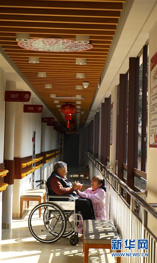 （聚焦歷史性成就和變革&middot;特稿&middot;圖文互動(dòng)）（5）經(jīng)濟(jì)躍上新臺(tái)階　發(fā)展站上新起點(diǎn)&mdash;&mdash;我國(guó)五年來經(jīng)濟(jì)社會(huì)發(fā)展成就巡禮