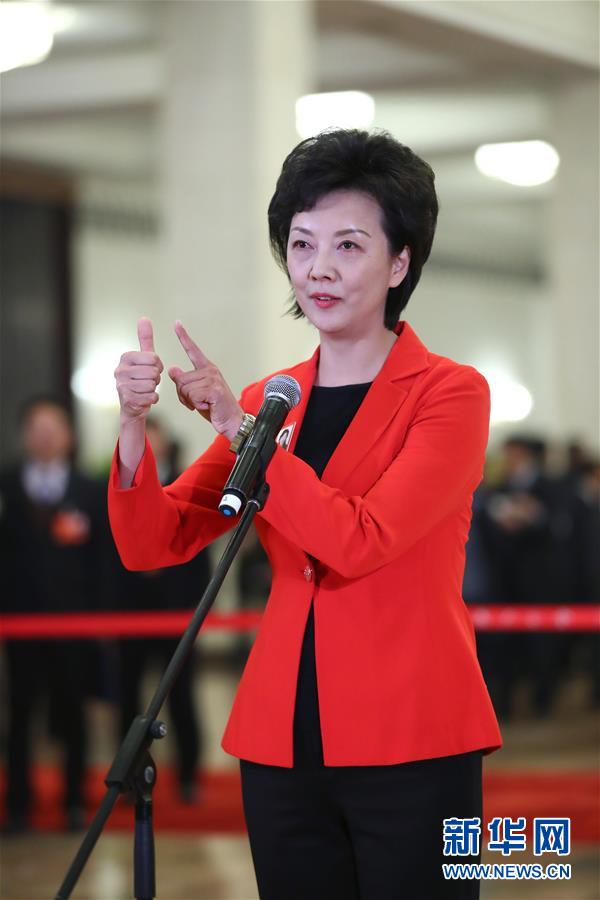 （兩會(huì)&middot;政協(xié)開幕）（8）全國政協(xié)委員接受采訪