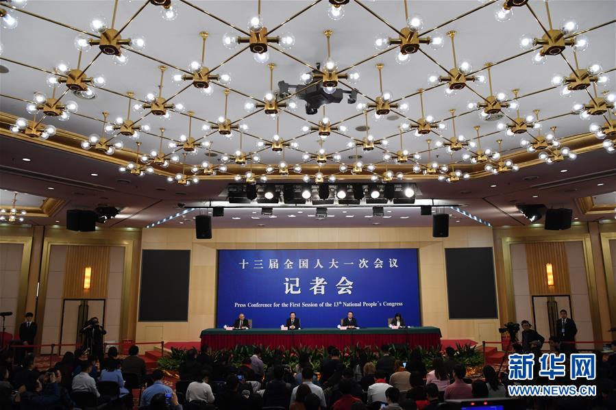 （兩會(huì)）（1）農(nóng)業(yè)部部長(zhǎng)韓長(zhǎng)賦等就&ldquo;實(shí)施鄉(xiāng)村振興戰(zhàn)略 推動(dòng)農(nóng)業(yè)轉(zhuǎn)型升級(jí)&rdquo;答記者問(wèn)