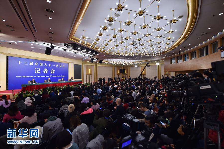 （兩會(huì)&middot;XHDW）（1）農(nóng)業(yè)部部長(zhǎng)韓長(zhǎng)賦等就&ldquo;實(shí)施鄉(xiāng)村振興戰(zhàn)略 推動(dòng)農(nóng)業(yè)轉(zhuǎn)型升級(jí)&rdquo;答記者問(wèn)