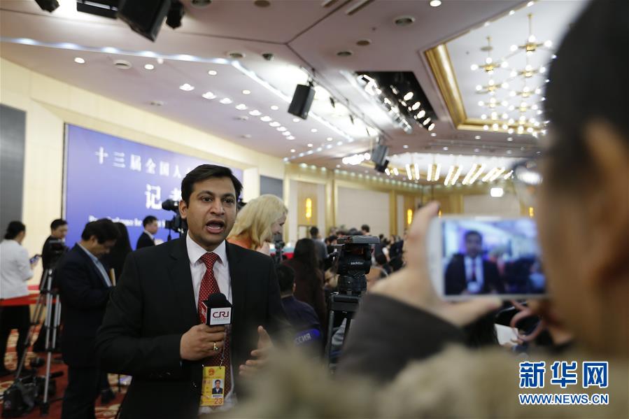 （兩會(huì)&middot;新華網(wǎng)）（6）外交部部長王毅答記者問