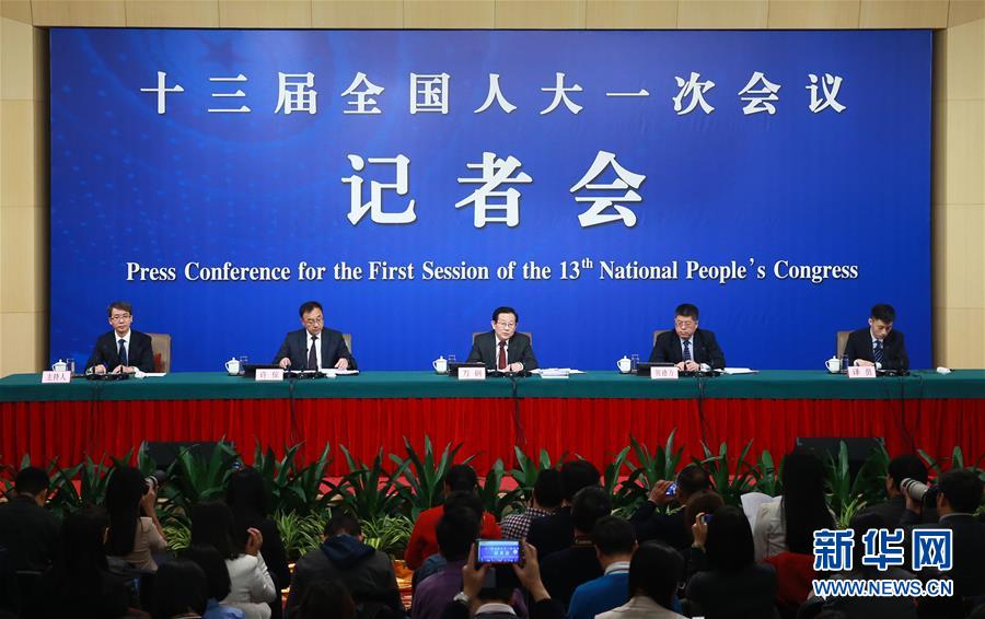 （兩會）（1）科技部部長萬鋼等就&ldquo;加快建設創(chuàng)新型國家&rdquo;答記者問