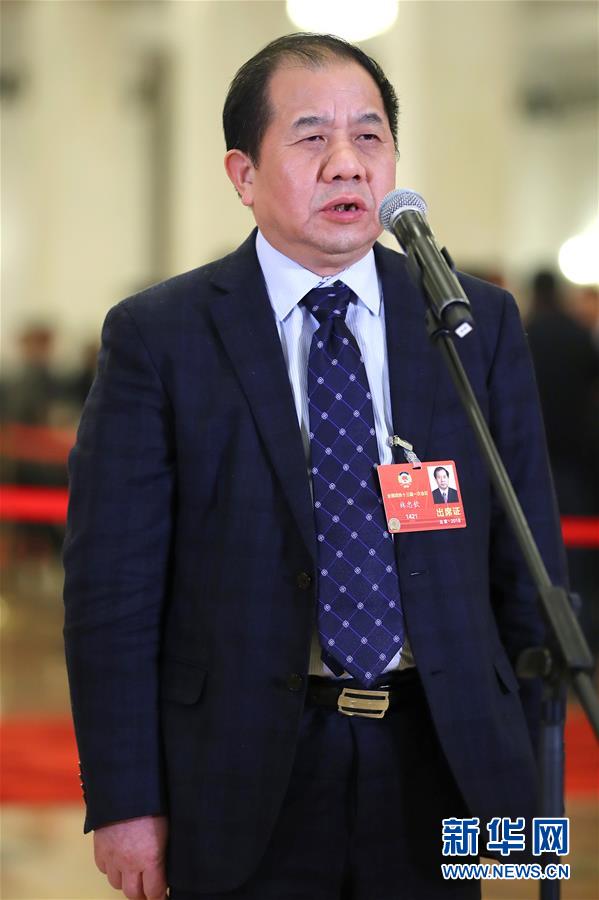 （兩會(huì)&middot;XHDW）（7）全國(guó)政協(xié)委員接受采訪