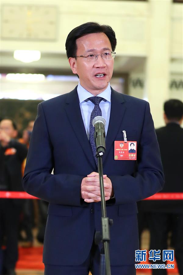 （兩會(huì)&middot;XHDW）（8）全國(guó)政協(xié)委員接受采訪