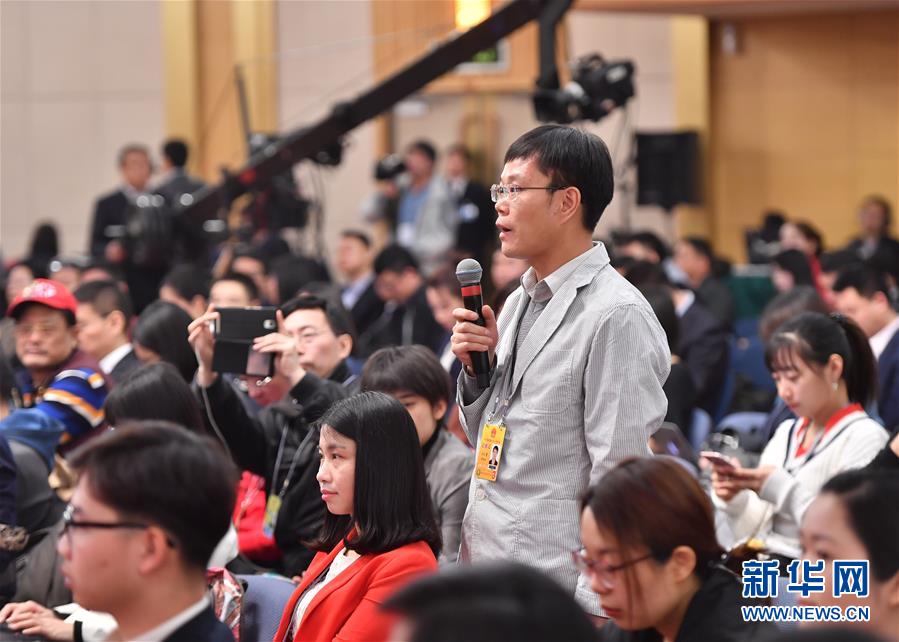 （兩會(huì)&middot;XHDW）（9）全國人大相關(guān)負(fù)責(zé)人就&ldquo;人大立法工作&rdquo;答記者問