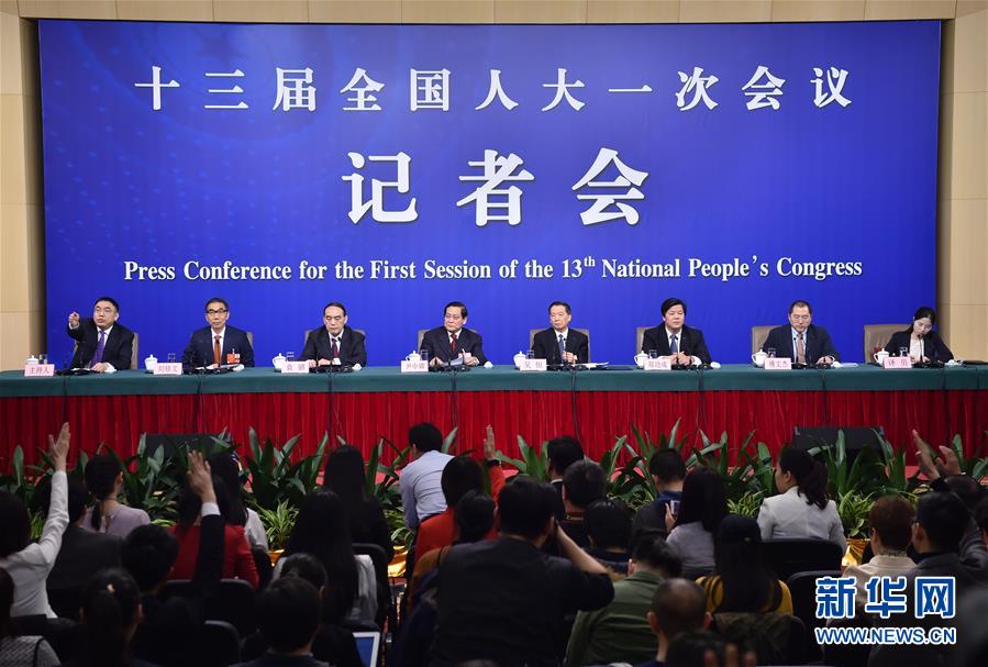 （兩會(huì)&middot;XHDW）（1）全國人大相關(guān)負(fù)責(zé)人就&ldquo;人大監(jiān)督工作&rdquo;答記者問