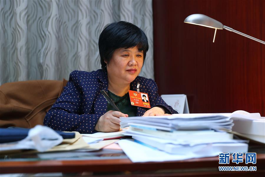 （兩會&middot;基層委員履職故事）（2）全國政協(xié)委員杜麗群：重視傳染病防治專業(yè)人才隊(duì)伍建設(shè)