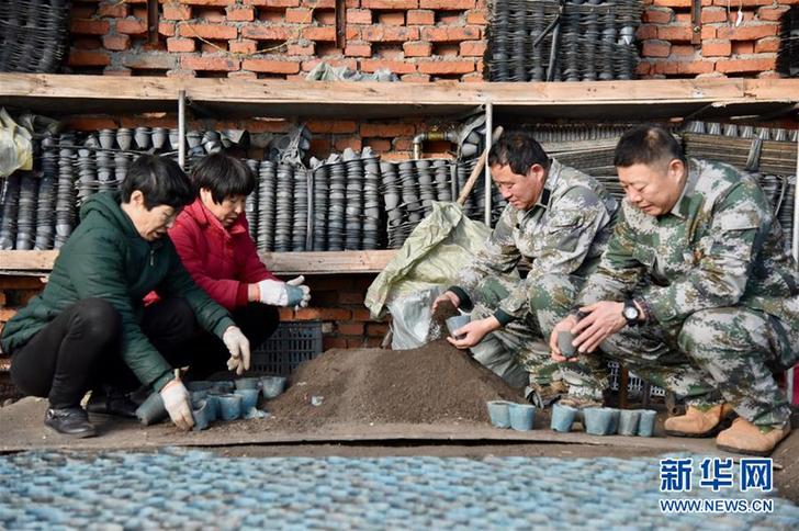 （走基層 聽民聲&middot;圖文互動(dòng)）（2）&ldquo;扶貧，更扶村&rdquo;&mdash;&mdash;黑龍江扶貧一線蹲點(diǎn)觀察