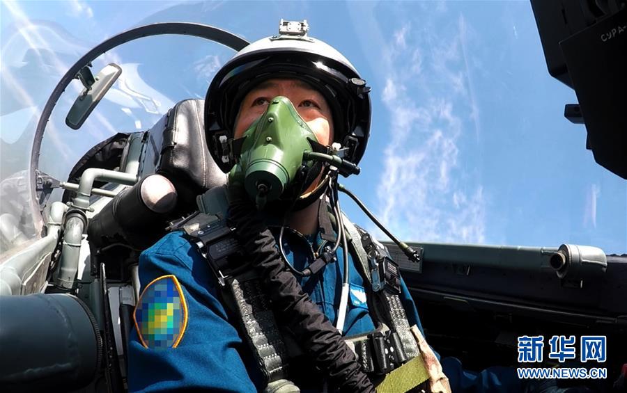 （新華全媒頭條&middot;圖文互動）（6）戰(zhàn)鷹，為祖國奮飛&mdash;&mdash;記空軍航空兵某旅旅長、特級飛行員郝井文