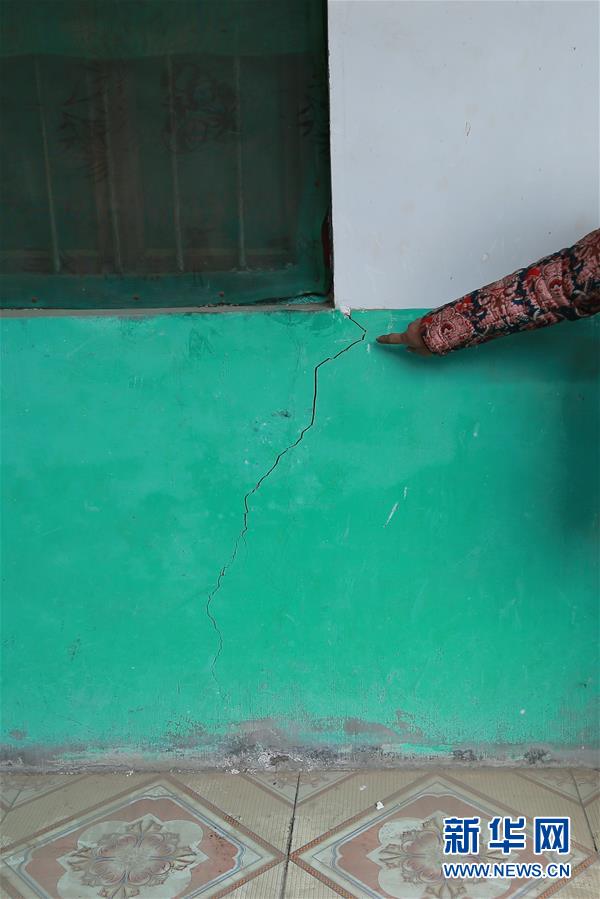 （新華視點&middot;圖文互動）（4）挖掘作業(yè)距漢墓中心僅20米，村民住房出現(xiàn)裂縫&hellip;&hellip;&ldquo;造地&rdquo;如何變挖山？