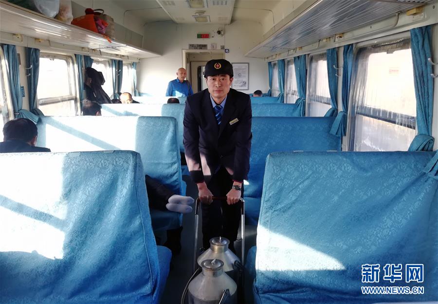 （新春走基層&middot;圖文互動）（1）變的是時間，不變的是溫情&mdash;&mdash;開往小興安嶺深處的幸福&ldquo;慢火車&rdquo;