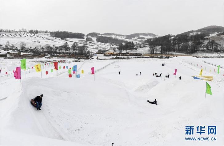 （在習(xí)近平新時(shí)代中國特色社會(huì)主義思想指引下&mdash;&mdash;新時(shí)代新作為新篇章&middot;圖文互動(dòng)）（3）三年，從無名小屯到聲名遠(yuǎn)播&mdash;&mdash;這個(gè)&ldquo;雪鄉(xiāng)&rdquo;是如何做到的？