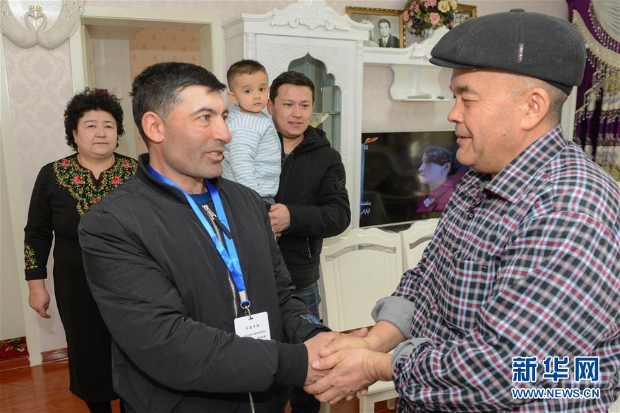 （代表委員履職&middot;圖文互動(dòng)）拉齊尼&middot;巴依卡：不忘初心忠誠守護(hù)祖國邊疆