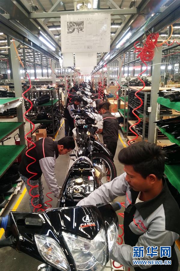 （在習(xí)近平新時(shí)代中國(guó)特色社會(huì)主義思想指引下&mdash;&mdash;新時(shí)代新作為新篇章&middot;圖文互動(dòng)）（8）高原春來早 云嶺開新篇 