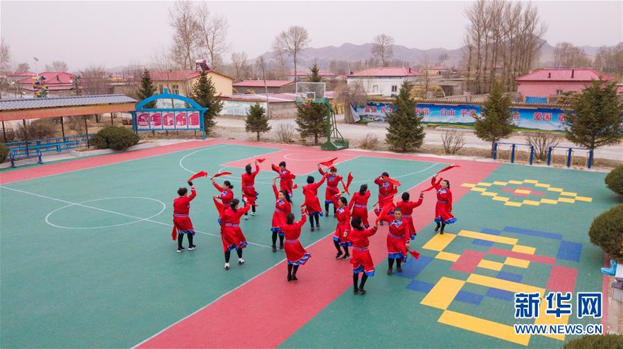 （壯麗70年&middot;奮斗新時代&middot;圖文互動）（3）情同一家，守望相助，共奔小康&mdash;&mdash;內(nèi)蒙古興安盟巴彥敖包嘎查民族團(tuán)結(jié)見聞