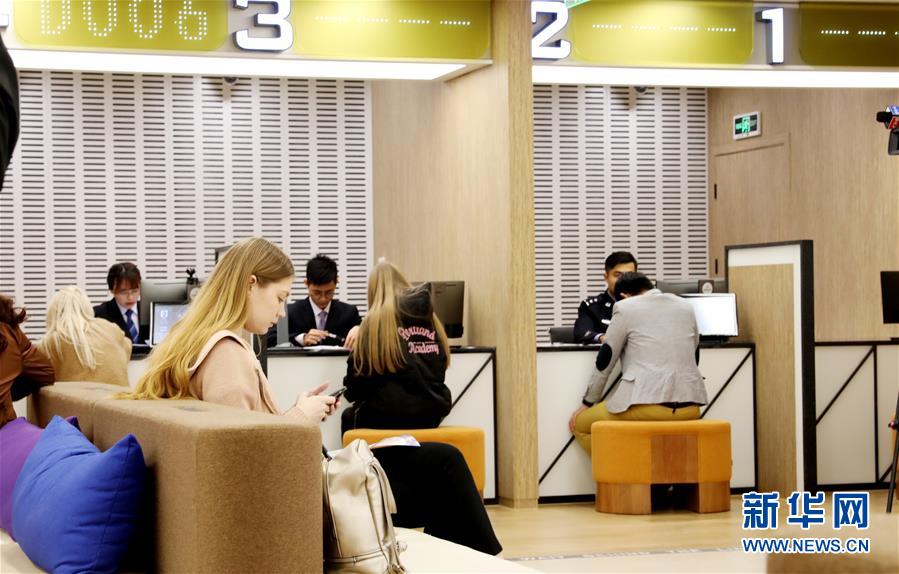 （壯麗70年 奮斗新時(shí)代&mdash;&mdash;推動(dòng)高質(zhì)量發(fā)展調(diào)研行&middot;圖文互動(dòng)）（1）這個(gè)&ldquo;456&rdquo;不簡單&mdash;&mdash;內(nèi)外聯(lián)動(dòng)開放釋放&ldquo;上海磁力&rdquo;