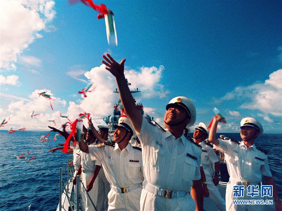 （新華全媒頭條&middot;人民海軍70年&middot;圖文互動(dòng)）（1）向海圖強(qiáng)春潮涌&mdash;&mdash;黨中央、中央軍委和習(xí)主席關(guān)心人民海軍建設(shè)發(fā)展紀(jì)實(shí)