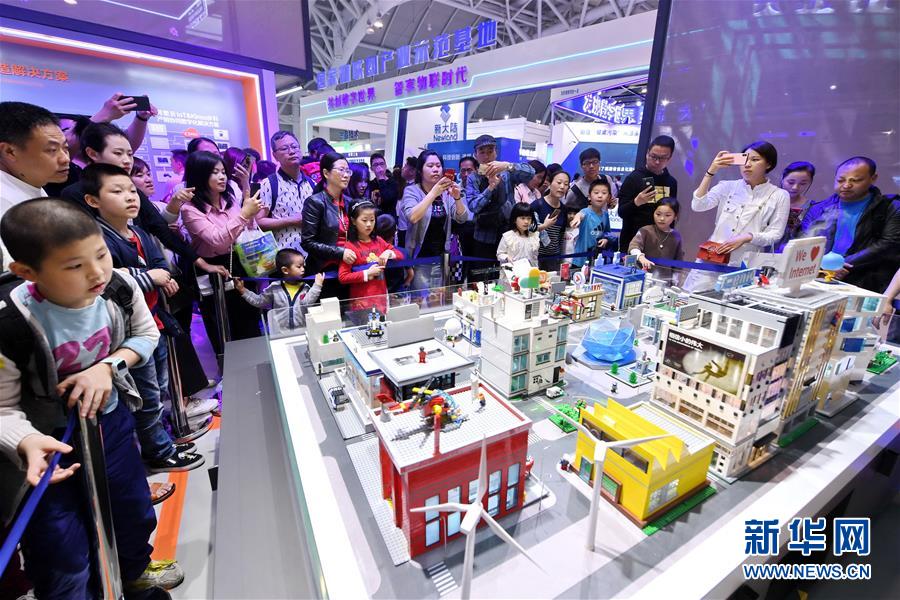 （新華全媒頭條&middot;圖文互動(dòng)）（3）從&ldquo;數(shù)字中國(guó)&rdquo;看中國(guó)發(fā)展新信號(hào)、新亮點(diǎn)、新趨勢(shì)