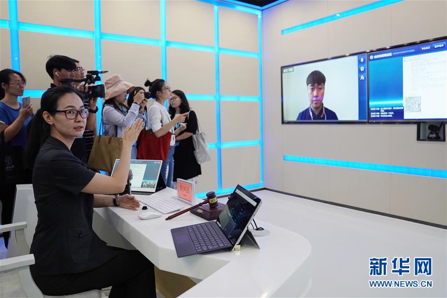 （新華全媒頭條&middot;圖文互動(dòng)）（2）從&ldquo;數(shù)字中國(guó)&rdquo;看中國(guó)發(fā)展新信號(hào)、新亮點(diǎn)、新趨勢(shì)