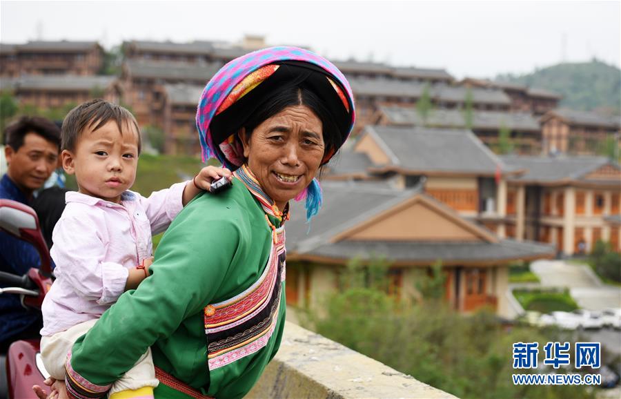 （壯麗70年&middot;奮斗新時(shí)代&middot;圖文互動(dòng)）（12）奮進(jìn)的阿妹戚托&mdash;&mdash;貴州三寶彝族鄉(xiāng)整鄉(xiāng)搬遷見(jiàn)聞