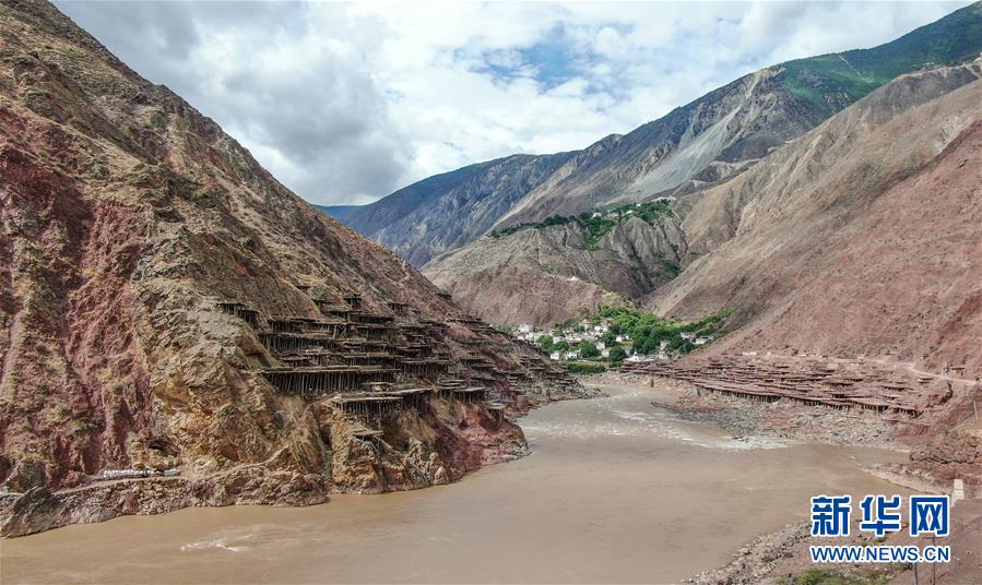 （圖文互動(dòng)）（1）大地的饋贈(zèng) 風(fēng)和陽(yáng)光的作品&mdash;&mdash;西藏芒康鹽田的前世今生