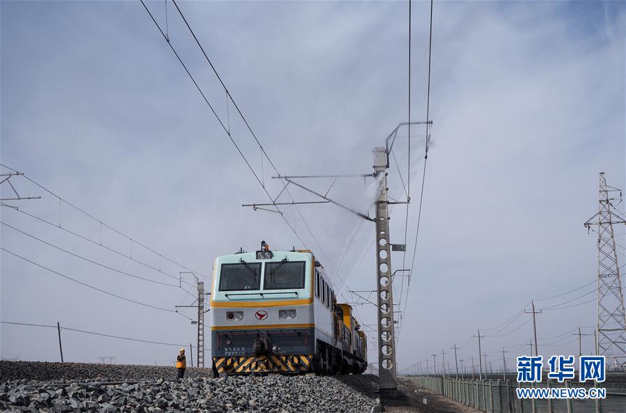 （新華全媒頭條&middot;壯麗70年&middot;奮斗新時(shí)代&middot;圖文互動(dòng)）（2）開拓雪域高原的夢想之路&mdash;&mdash;來自青藏鐵路的蹲點(diǎn)報(bào)告