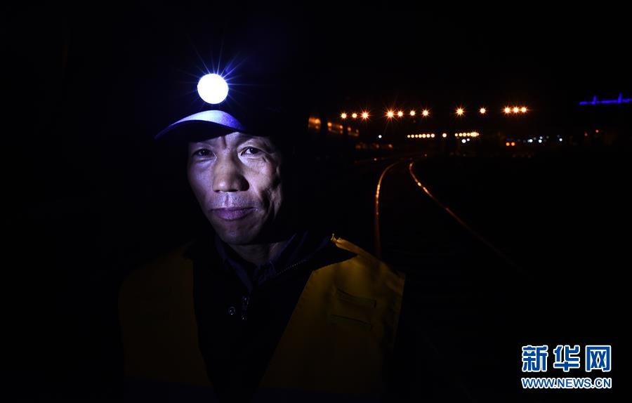 （新華全媒頭條&middot;壯麗70年&middot;奮斗新時(shí)代&middot;圖文互動(dòng)）（9）開拓雪域高原的夢想之路&mdash;&mdash;來自青藏鐵路的蹲點(diǎn)報(bào)告