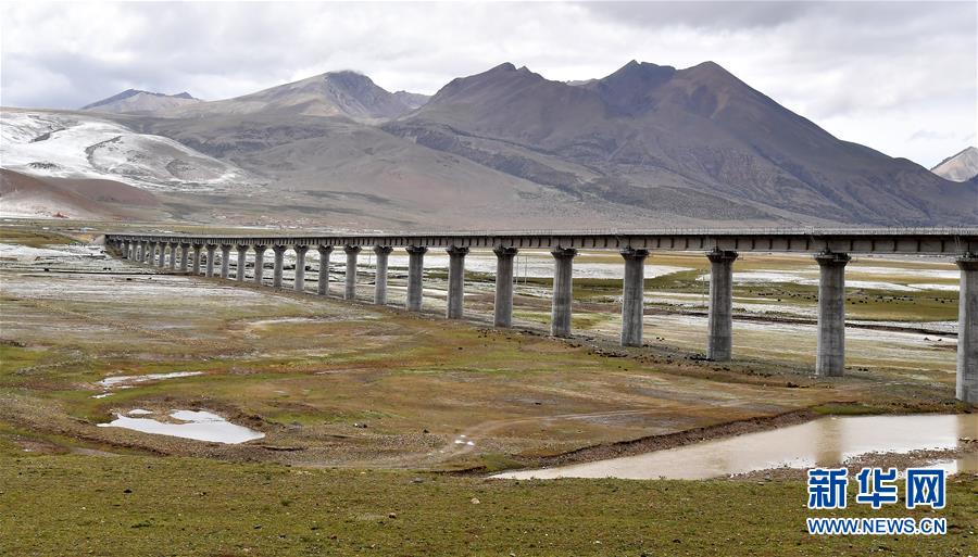 （新華全媒頭條&middot;壯麗70年&middot;奮斗新時(shí)代&middot;圖文互動(dòng)）（14）開拓雪域高原的夢想之路&mdash;&mdash;來自青藏鐵路的蹲點(diǎn)報(bào)告