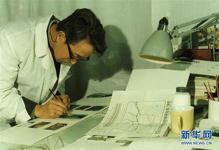 （新華全媒頭條&middot;時代先鋒&middot;圖文互動）（11）傳奇的英雄 無悔的忠誠&mdash;&mdash;記刑偵痕跡檢驗(yàn)專家崔道植