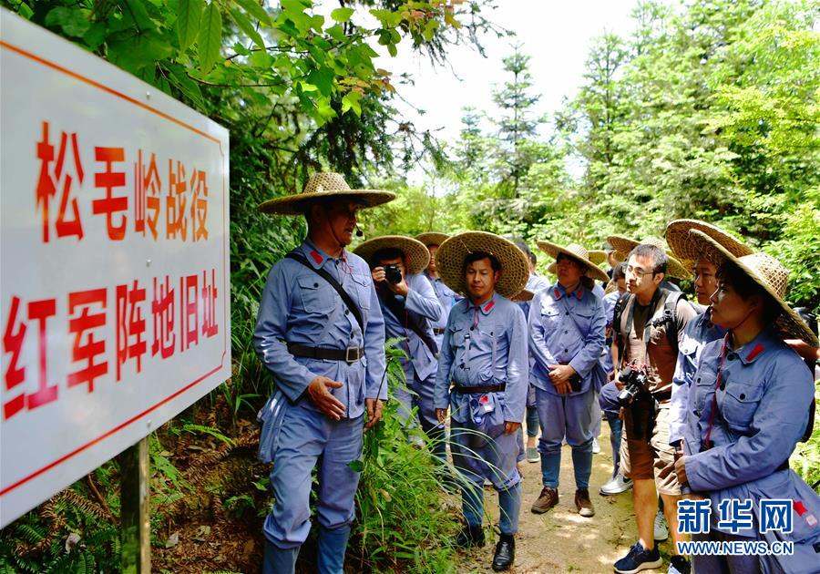 （新華全媒頭條&middot;不忘初心、牢記使命&mdash;&mdash;記者再走長征路&middot;圖文互動(dòng)）（2）風(fēng)展紅旗如畫&mdash;&mdash;來自長征出發(fā)地長汀、寧化的紅色信仰報(bào)告 