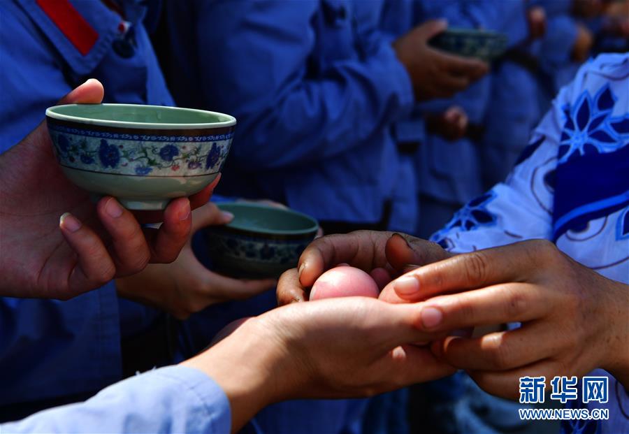 （新華全媒頭條&middot;不忘初心、牢記使命&mdash;&mdash;記者再走長征路&middot;圖文互動(dòng)）（4）風(fēng)展紅旗如畫&mdash;&mdash;來自長征出發(fā)地長汀、寧化的紅色信仰報(bào)告 