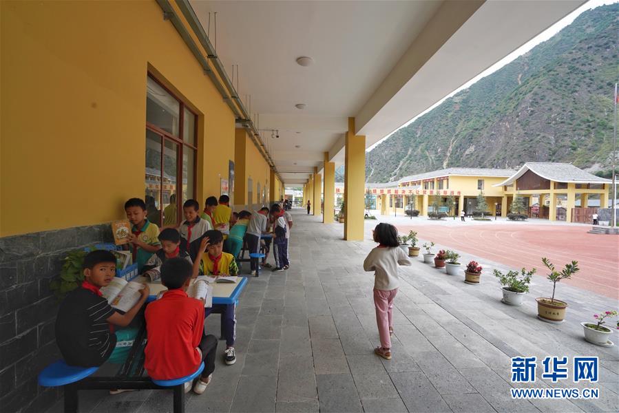 （直過民族脫貧攻堅&middot;圖文互動）（8）下山！傈僳群眾開啟新生活