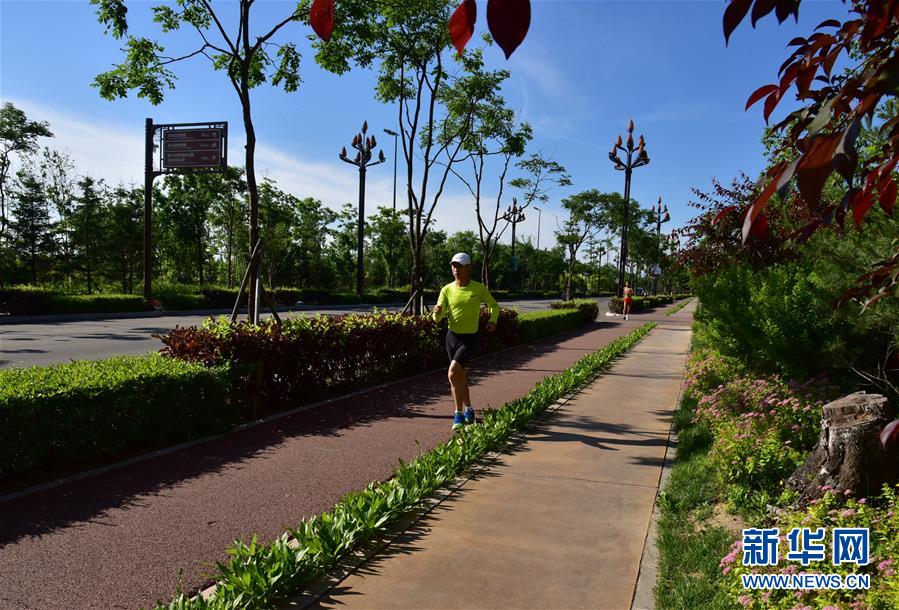 （在習(xí)近平新時(shí)代中國(guó)特色社會(huì)主義思想指引下&mdash;&mdash;新時(shí)代新作為新篇章&middot;圖文互動(dòng)）（3）在這里，遇見(jiàn)&ldquo;詩(shī)和遠(yuǎn)方&rdquo;&mdash;&mdash;長(zhǎng)白山下&ldquo;第一鎮(zhèn)&rdquo;的全域旅游實(shí)踐