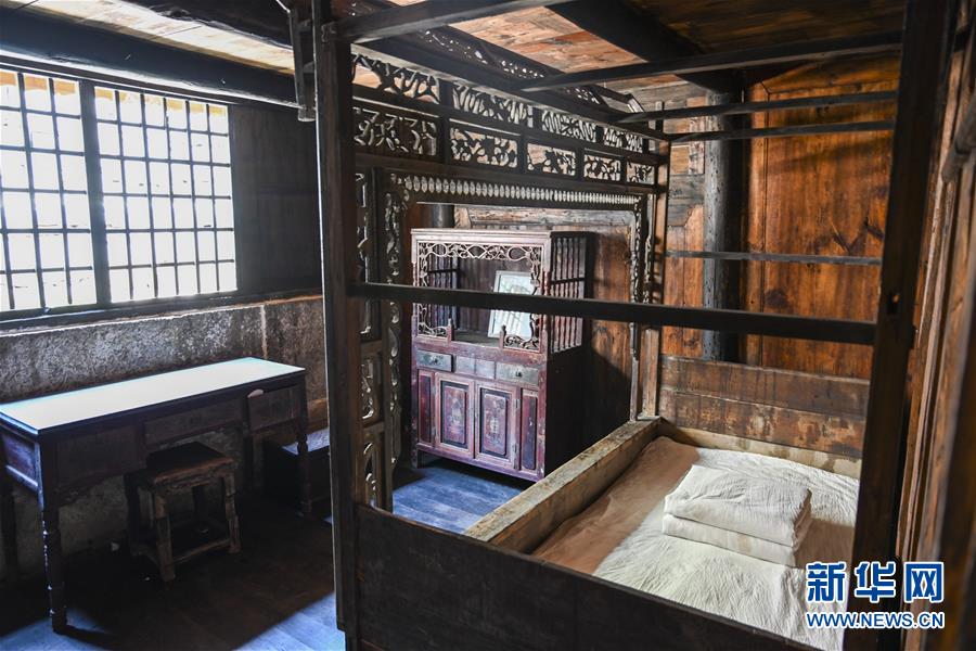 （壯麗70年&middot;奮斗新時(shí)代&mdash;&mdash;記者再走長(zhǎng)征路&middot;圖文互動(dòng)）（5）手捧棉被憶紅軍：走了那么多年，我們都念他們的好