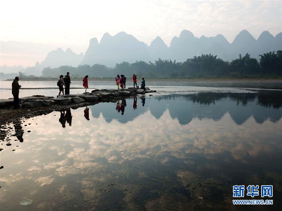 （壯麗70年&middot;奮斗新時代&mdash;&mdash;共和國發(fā)展成就巡禮&middot;圖文互動）（8）壯美廣西70年：走活開放新棋局 勠力共圓復(fù)興夢