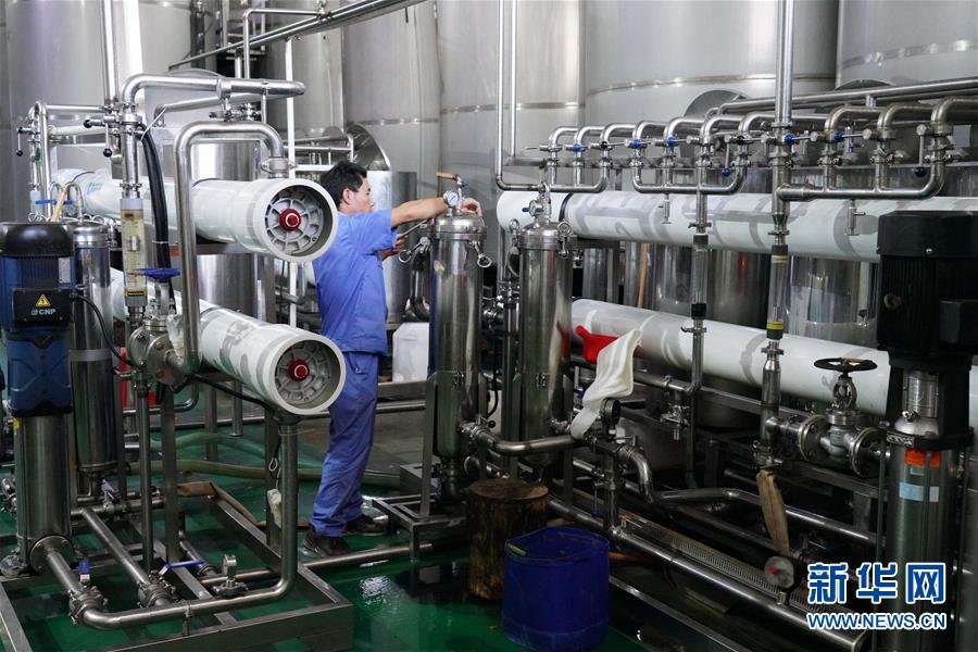 （在習(xí)近平新時(shí)代中國(guó)特色社會(huì)主義思想指引下&mdash;&mdash;新時(shí)代新作為新篇章&middot;總書(shū)記關(guān)心的百姓身邊事&middot;圖文互動(dòng)）（1）大污染變身&ldquo;大寶藏&rdquo;：治理畜禽糞污，他們這樣干！