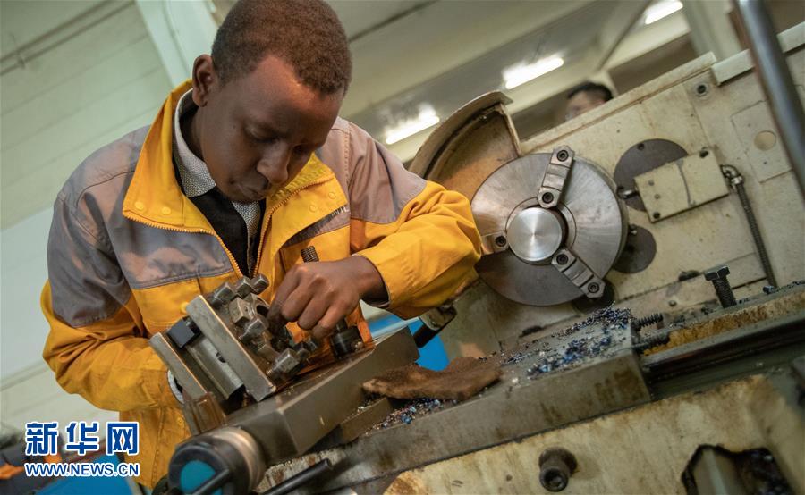 （新華全媒頭條&middot;圖文互動(dòng)）（8）攜手鑄就非凡夢(mèng)想&mdash;&mdash;寫在習(xí)近平主席提出構(gòu)建更加緊密的中非命運(yùn)共同體一周年之際