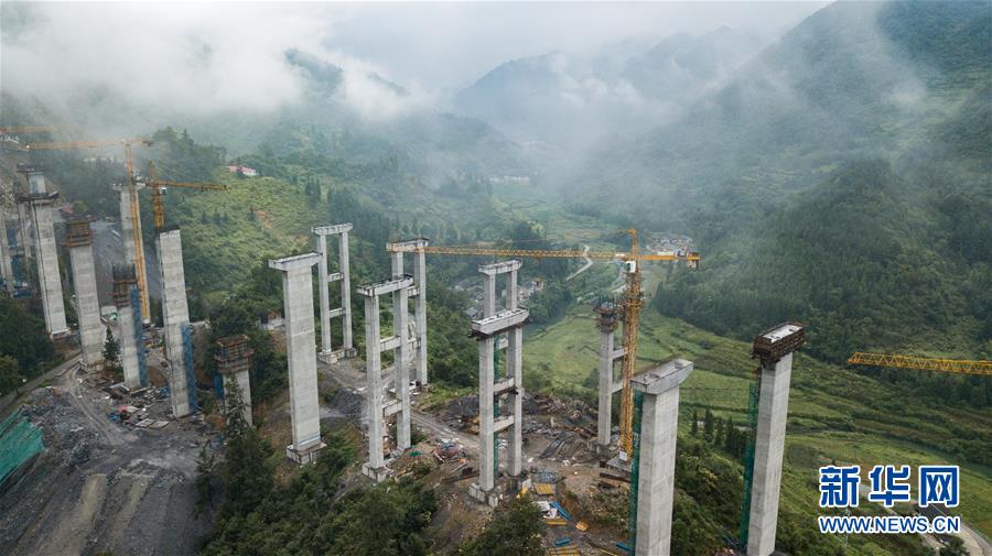 （壯麗70年&middot;奮斗新時代&mdash;&mdash;共和國發(fā)展成就巡禮）（8）人暢其行、貨暢其流&mdash;&mdash;共和國交通運輸業(yè)發(fā)展成就巡禮