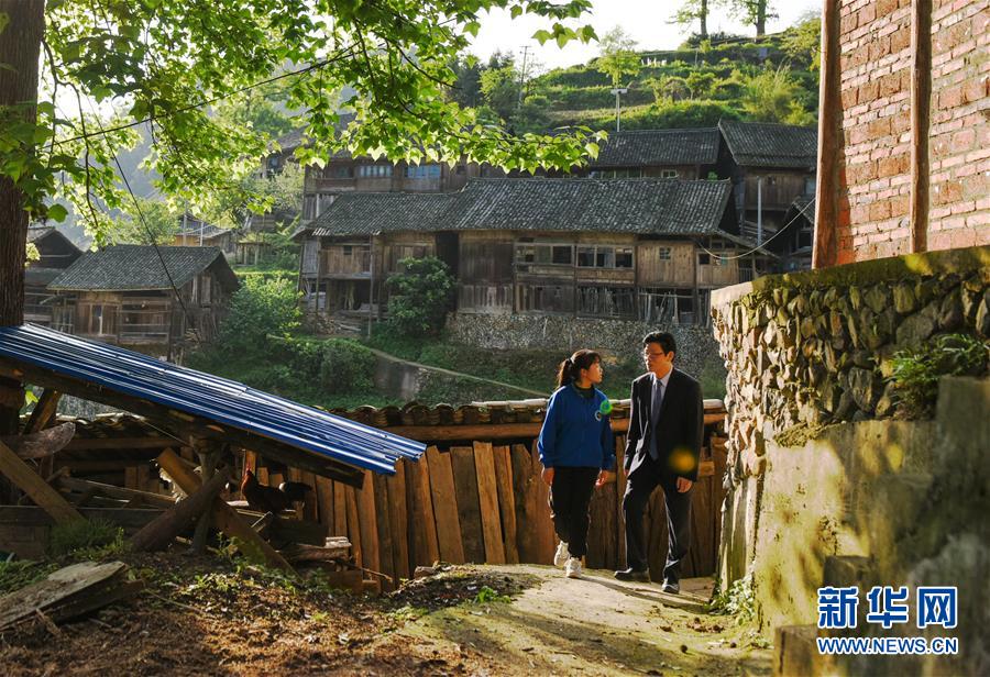 （時(shí)代先鋒&middot;圖文互動(dòng)）（3）大山里奏響&ldquo;放牛班的春天&rdquo;&mdash;&mdash;記浙江對(duì)口幫扶貴州臺(tái)江民中校長陳立群