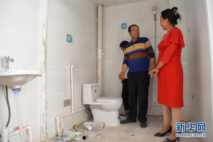 （決戰(zhàn)決勝脫貧攻堅(jiān)&middot;圖文互動(dòng)）（3）拋在舊鄉(xiāng)的&ldquo;火墻&rdquo;&mdash;&mdash;新疆易地扶貧搬遷安置點(diǎn)見(jiàn)聞