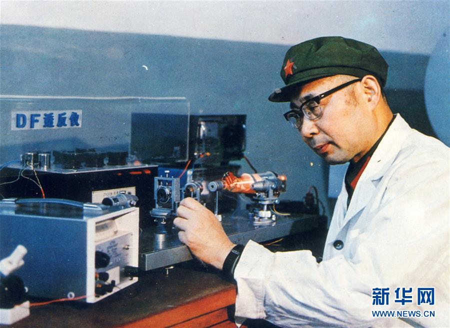 （愛國情 奮斗者&middot;圖文互動）（2）永不停轉(zhuǎn)的&ldquo;陀螺&rdquo;&mdash;&mdash;追記中國工程院院士、國防科技大學(xué)教授高伯龍