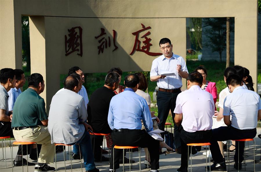 （&ldquo;中國(guó)面貌&rdquo;系列述評(píng)&middot;圖文互動(dòng)）（3）法治中國(guó)&mdash;&mdash;70年中國(guó)面貌變遷述評(píng)之四