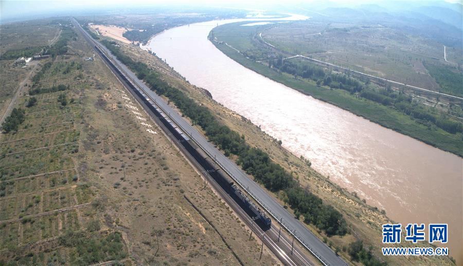 （走讀黃河&middot;圖文互動(dòng)）（4）中衛(wèi)：33萬(wàn)畝沙區(qū)變灌區(qū)