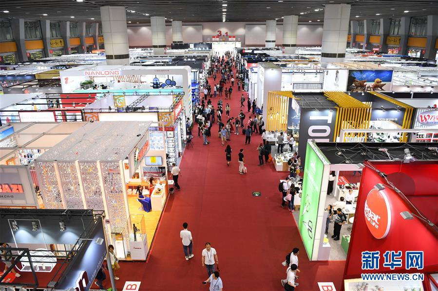 （新華全媒頭條&middot;圖文互動(dòng)）（1）天翻地覆慨而慷&mdash;&mdash;從慶祝中華人民共和國成立70周年大型成就展看新中國光輝歷程