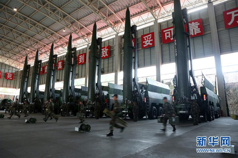 （新華全媒頭條&middot;圖文互動(dòng)）（11）沿著中國特色強(qiáng)軍之路闊步前進(jìn)&mdash;&mdash;黨中央、中央軍委領(lǐng)導(dǎo)推進(jìn)國防和軍隊(duì)建設(shè)70年紀(jì)實(shí)