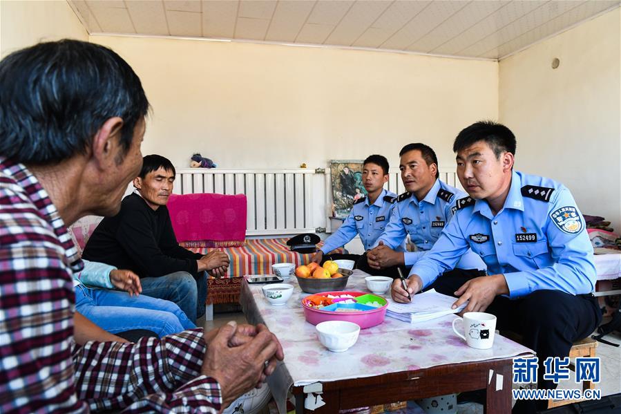 （愛國(guó)情 奮斗者&middot;圖文互動(dòng)）（7）印刻在戈壁上的名字