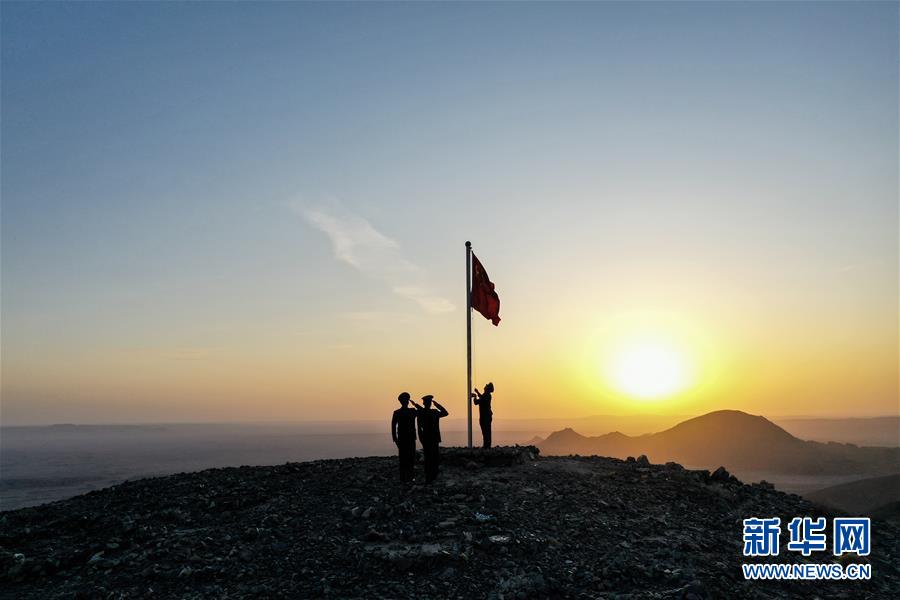（愛國(guó)情 奮斗者&middot;圖文互動(dòng)）（14）印刻在戈壁上的名字