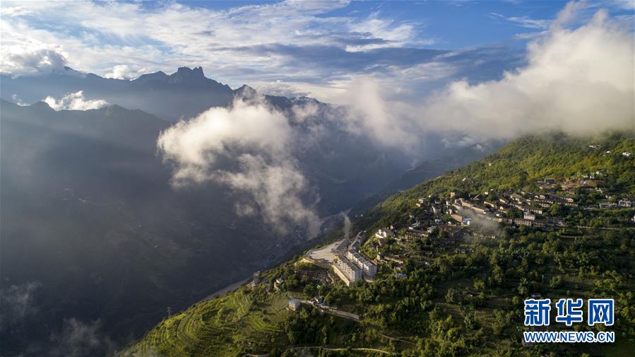 （新華全媒頭條&middot;決戰(zhàn)決勝脫貧攻堅(jiān)&middot;圖文互動(dòng)）（1）為了人與自然和諧共生&mdash;&mdash;云南&ldquo;三江并流&rdquo;地區(qū)決戰(zhàn)精準(zhǔn)脫貧的&ldquo;生態(tài)畫(huà)卷&rdquo;