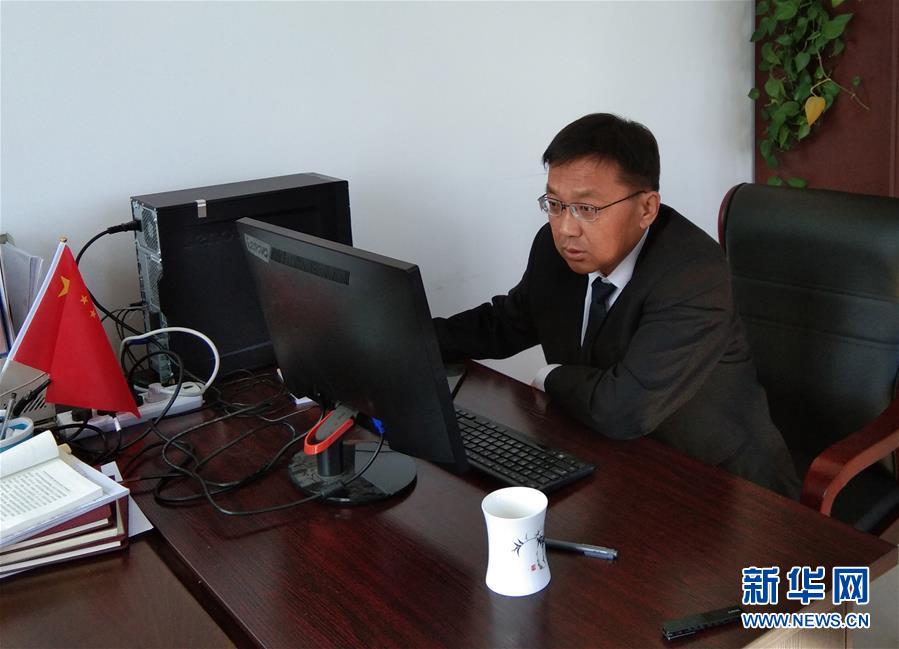 (愛(ài)國(guó)情 奮斗者·圖文互動(dòng))(1)“我對(duì)工作有一種情結(jié)”——記25年堅(jiān)守一線的鶴崗基層法官孫波